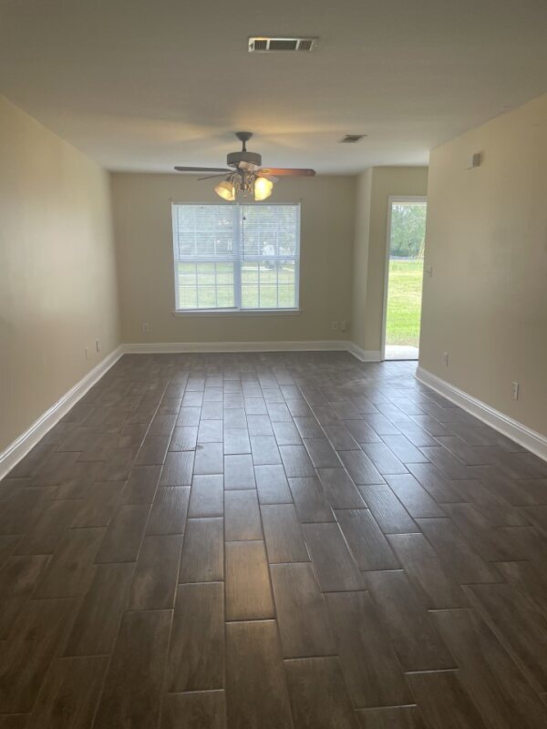 Living room - 10323 Daisy Vestry Rd