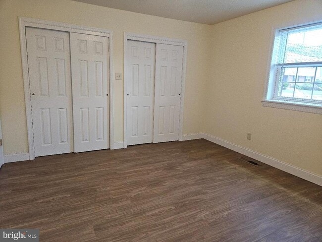 Building Photo - 598 Belmont Ave