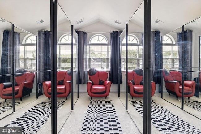 Building Photo - 2201 Monticello Ct