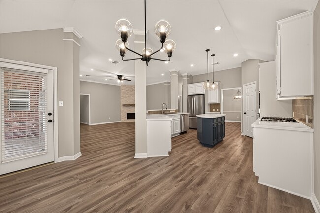 Building Photo - 1527 Lake Pauline Ct