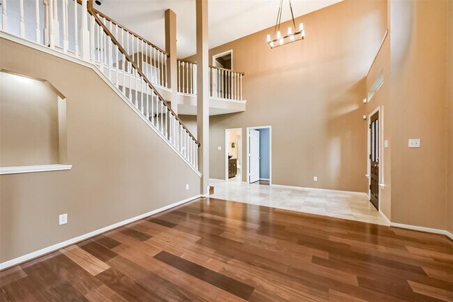 Building Photo - 2427 Shelby Park Dr