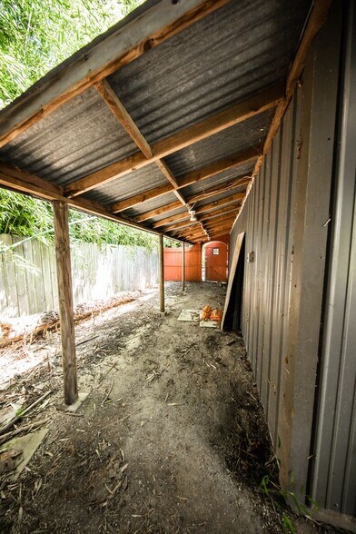 Building Photo - 1627 Oakland Ave