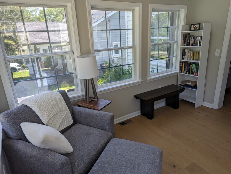 Sun/Reading Room - 3918 Baxter Ave