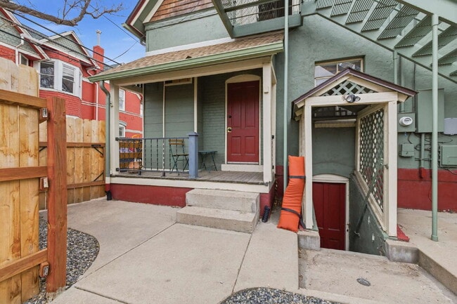 Building Photo - Cozy Studio in Charming Victorian Home in Baker District