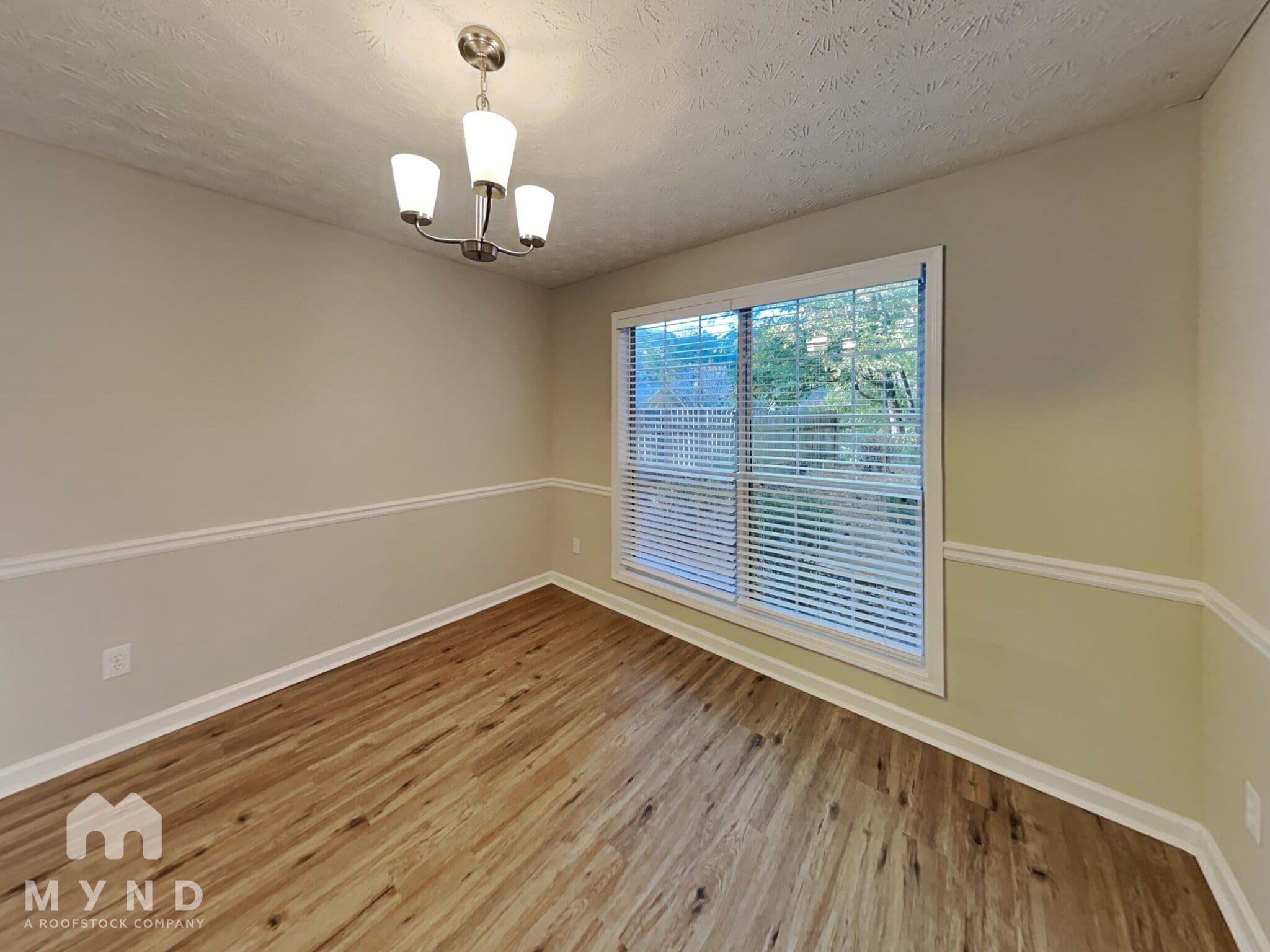 Building Photo - 839 Whitehaven Ln