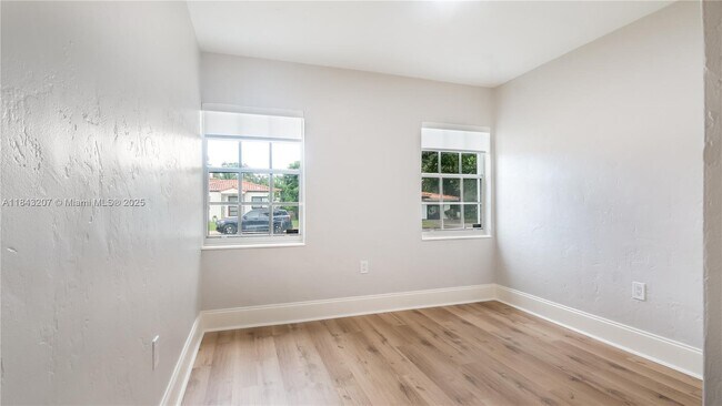Building Photo - 49 Alcantarra Ave