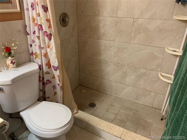 Building Photo - 607 S State Rd 7