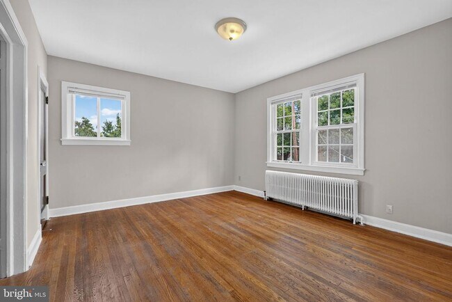 Building Photo - 4840 New Hampshire Ave NW