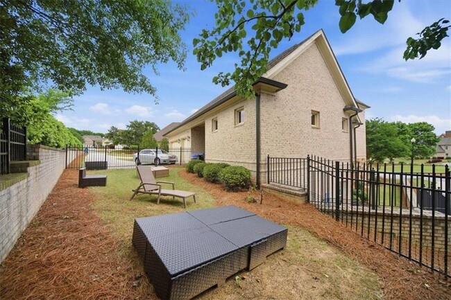 Building Photo - 5869 Chickasaw Ln
