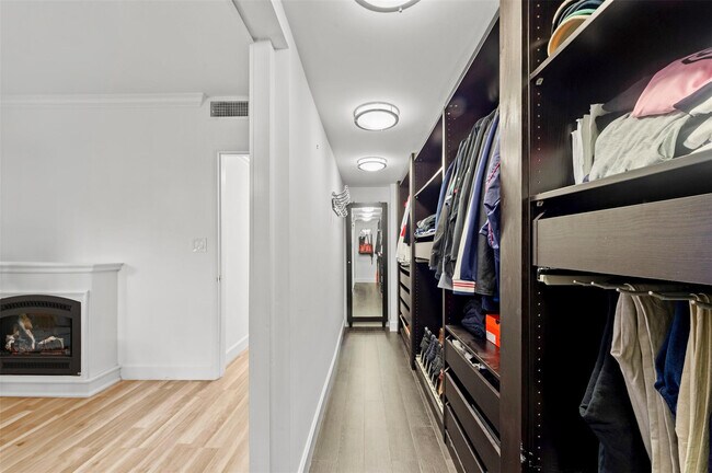 Building Photo - 1221 SW 18th St