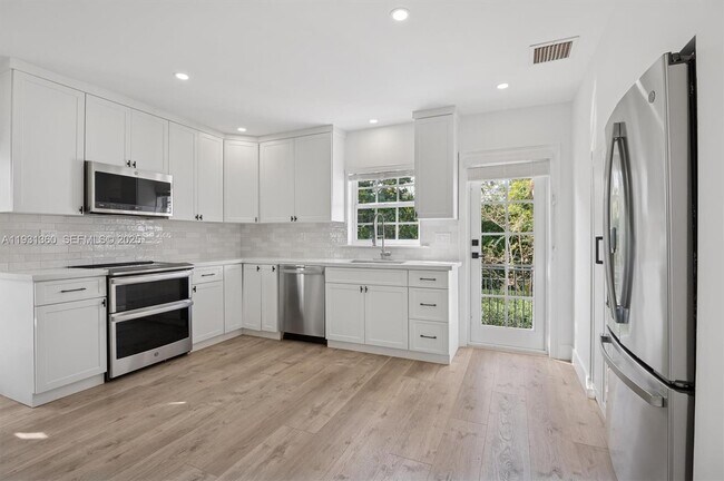 Building Photo - 3002 Segovia St