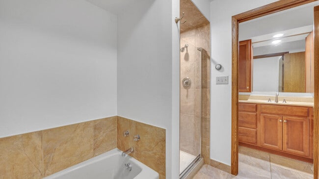 Building Photo - 615 Michigan Ave