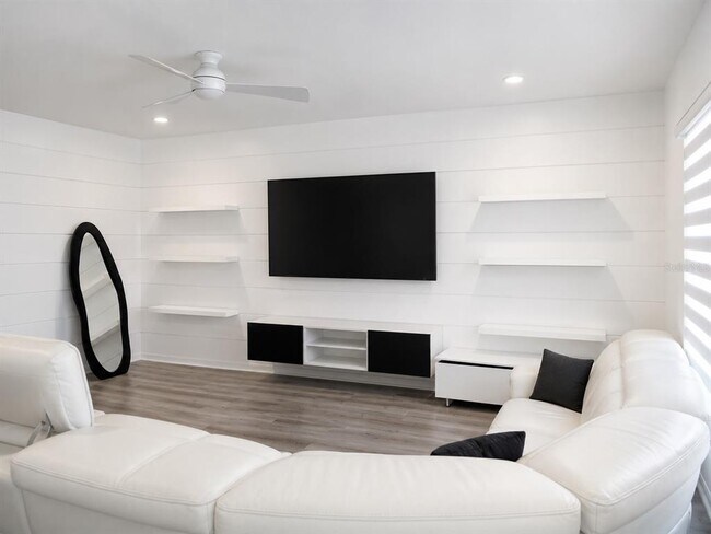 Building Photo - 5225 Tuscany Ln