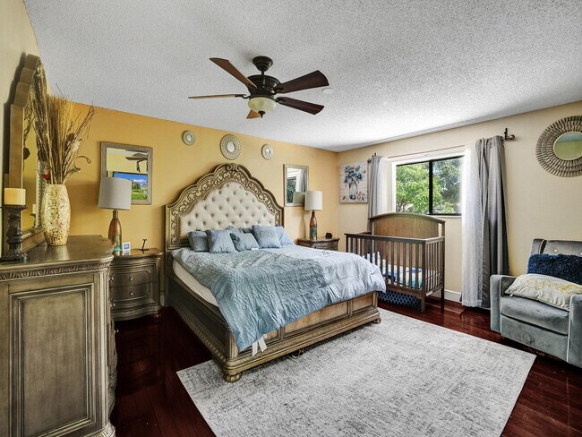 Building Photo - 9610 Dunhill Dr