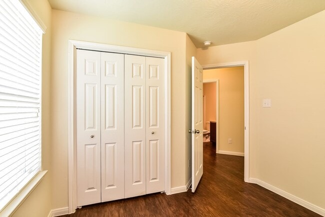 Building Photo - 6107 El Granate Dr