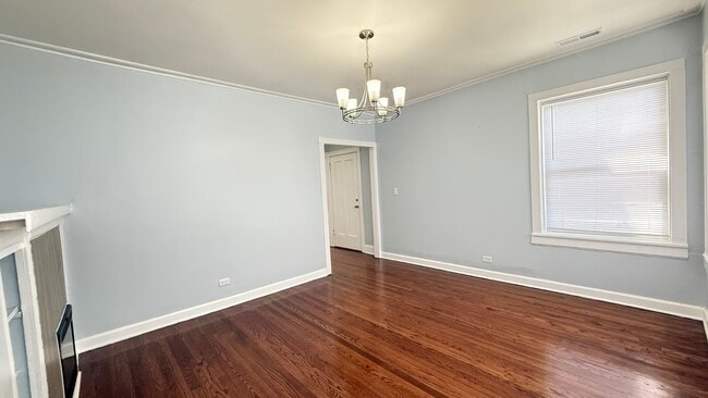 Building Photo - 3615 N Troy St