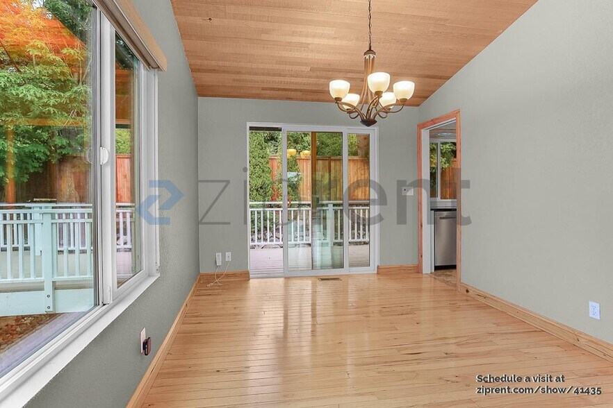 Building Photo - 406 9th St