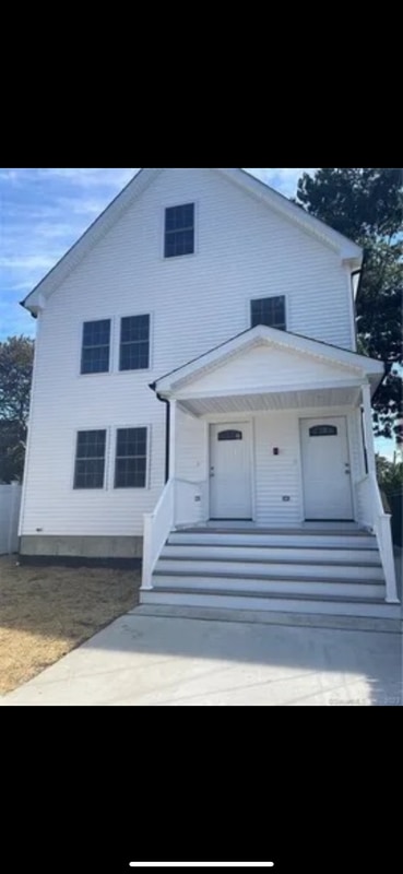 Primary Photo - 562 Norman St