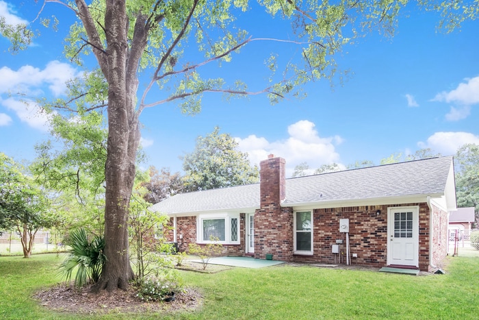 Building Photo - 1312 Hampton Dr