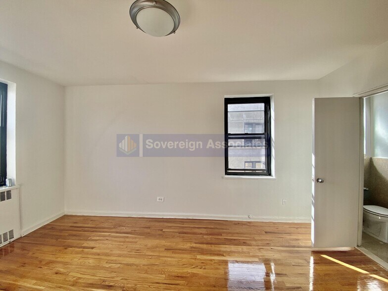 Building Photo - 700 Fort Washington Ave