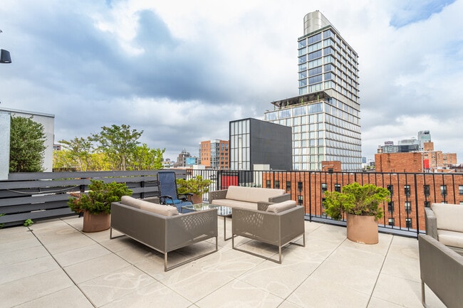 Building Photo - 250 Bowery