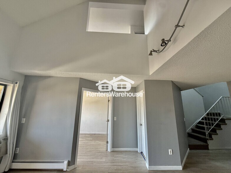 Building Photo - 7614 York Ave S