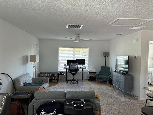 Building Photo - 2651 Bayside Dr S