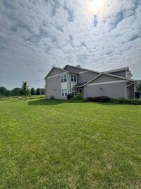 Building Photo - 921 Kelly Ln