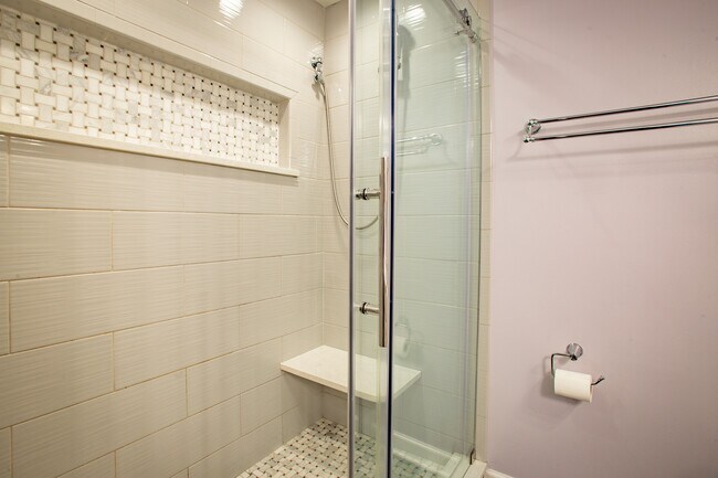 Building Photo - 707 Clover Hill Ct