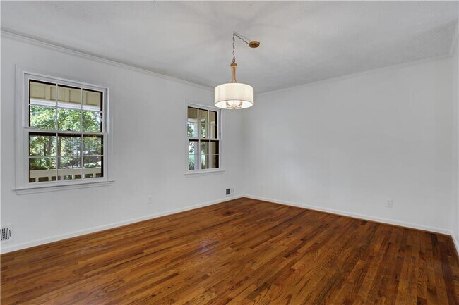 Building Photo - 4684 Ben Hill Dr