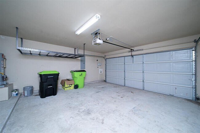 Building Photo - 2024 Silverwater Ct