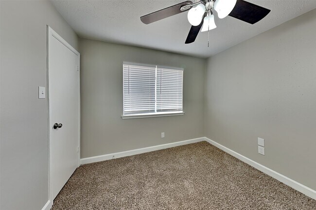 Building Photo - 4706 Trevor Hill Dr