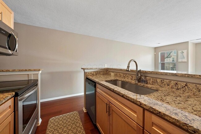 Building Photo - 35 Buttles Ave