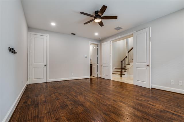 Building Photo - 2110 Helsminster Dr