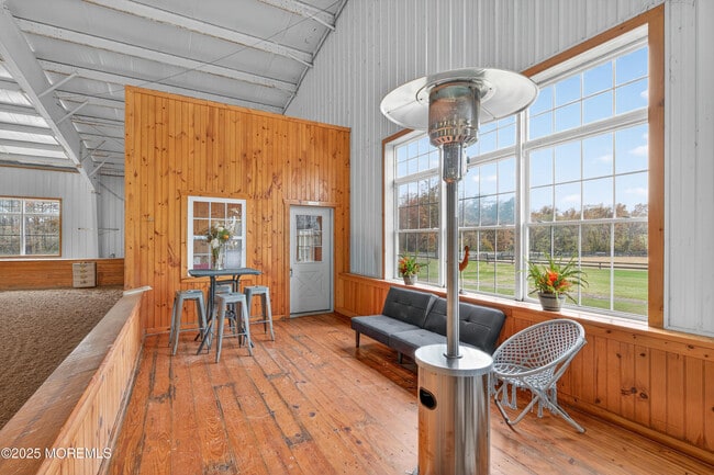 Building Photo - 52 Hill Rd