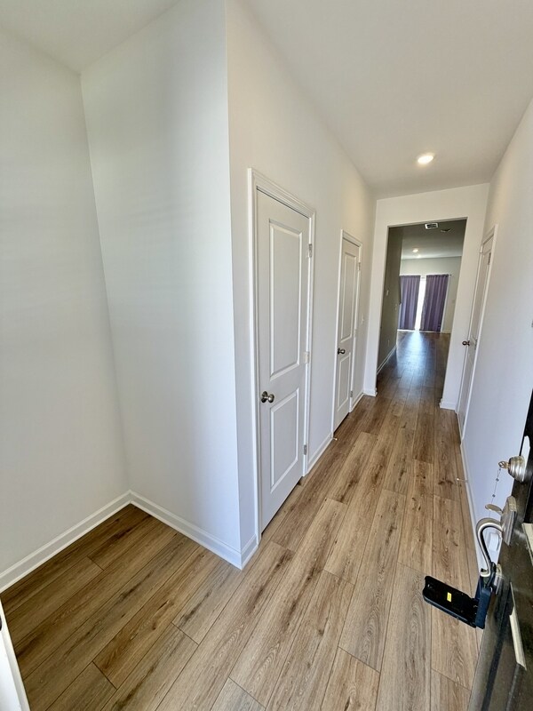 Building Photo - 261 Kenoot Dr