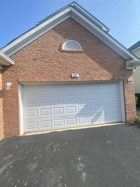 Building Photo - 127 Tara Ln