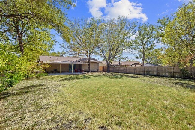 Building Photo - 5306 Basswood Ln