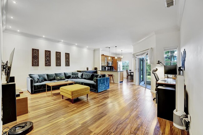 Building Photo - 6555 Via Regina