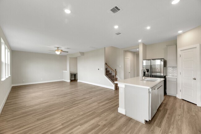 Building Photo - 3308 Bristol Motor Pass