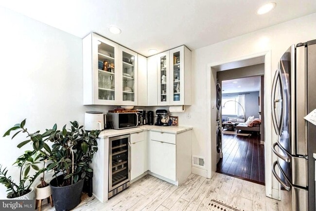 Building Photo - 1732 Manton St