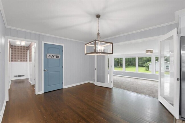 Building Photo - 2663 Forrest Rd