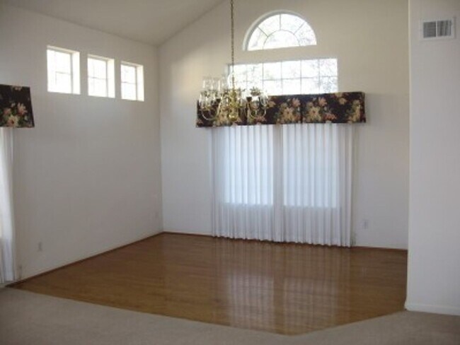 Building Photo - Spacious Newly Renovated 4 Bedroom Home in Tracy – $3,200/Month Available Soon!