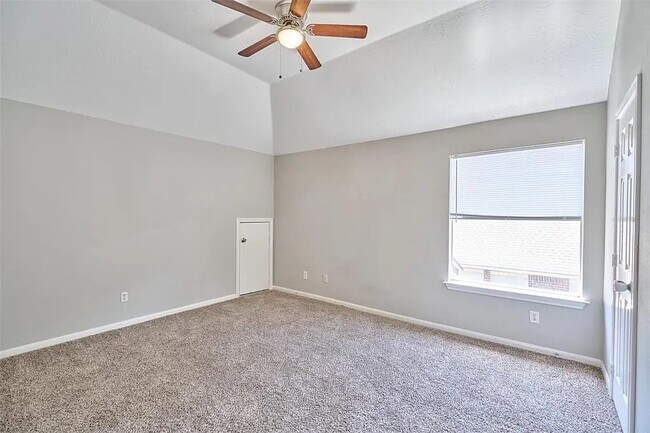 Building Photo - 13714 Hillingdale Ln