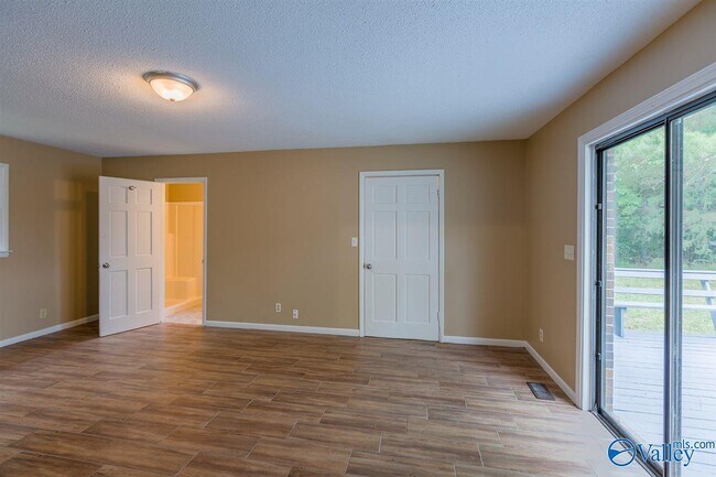 Building Photo - 4328 Barry St NW