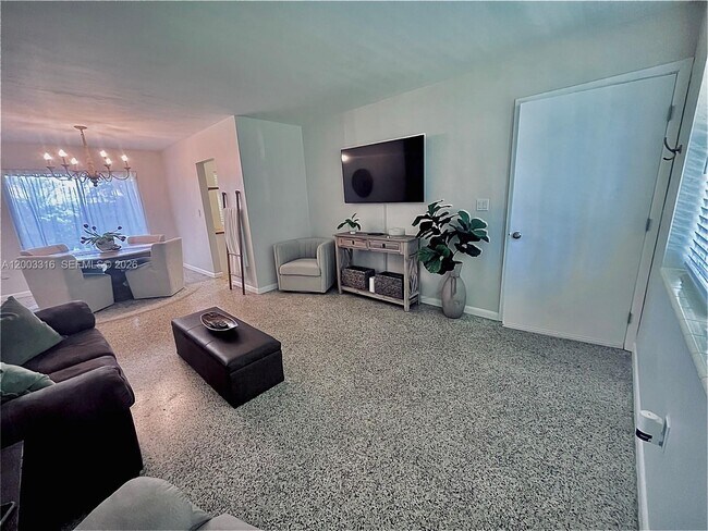 Building Photo - 9840 SW 165th Terrace