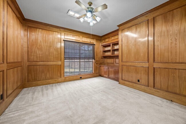 Building Photo - 4215 Valley Glade Dr