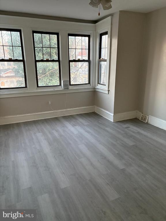 Building Photo - 5813 Hadfield St