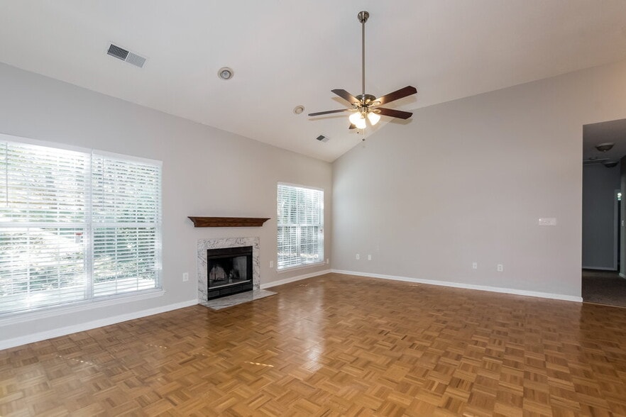 Building Photo - 11910 Harris Ridge Dr