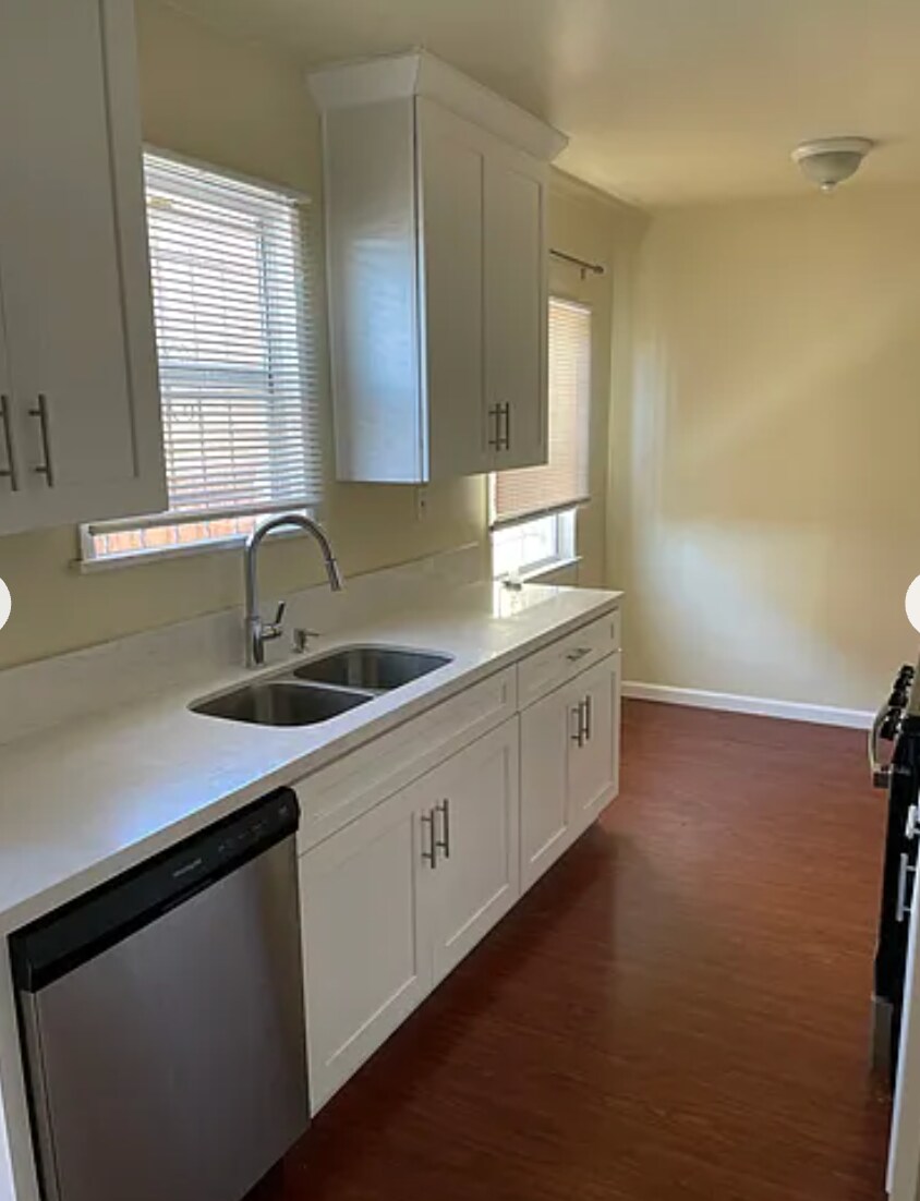 kitchen - 1914 Hauser Blvd